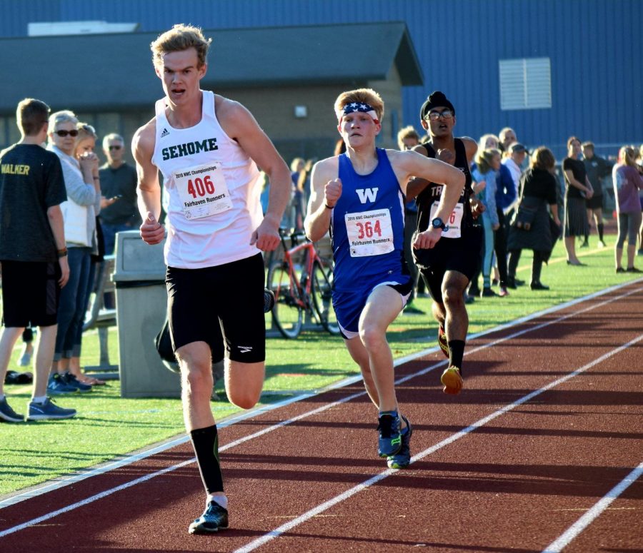 Rafe Holz pushes himself while competing in Sedro-Woolley High School race. 
