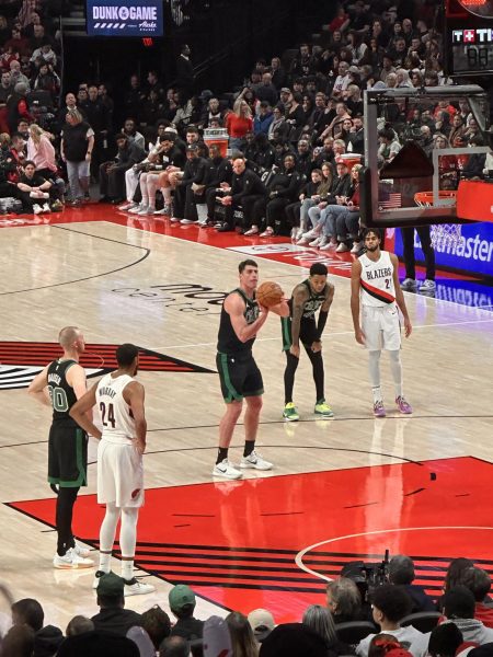 Luka Garza shooting a basket this season.