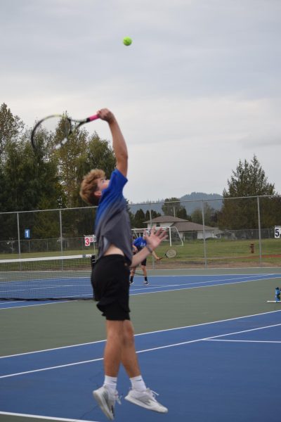 Cubs Improve by Final Set